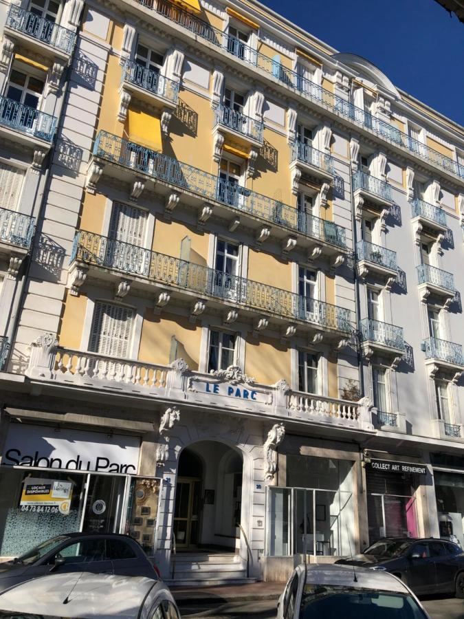 Superbe Appartement Independant En Centre Ville Vichy Zewnętrze zdjęcie